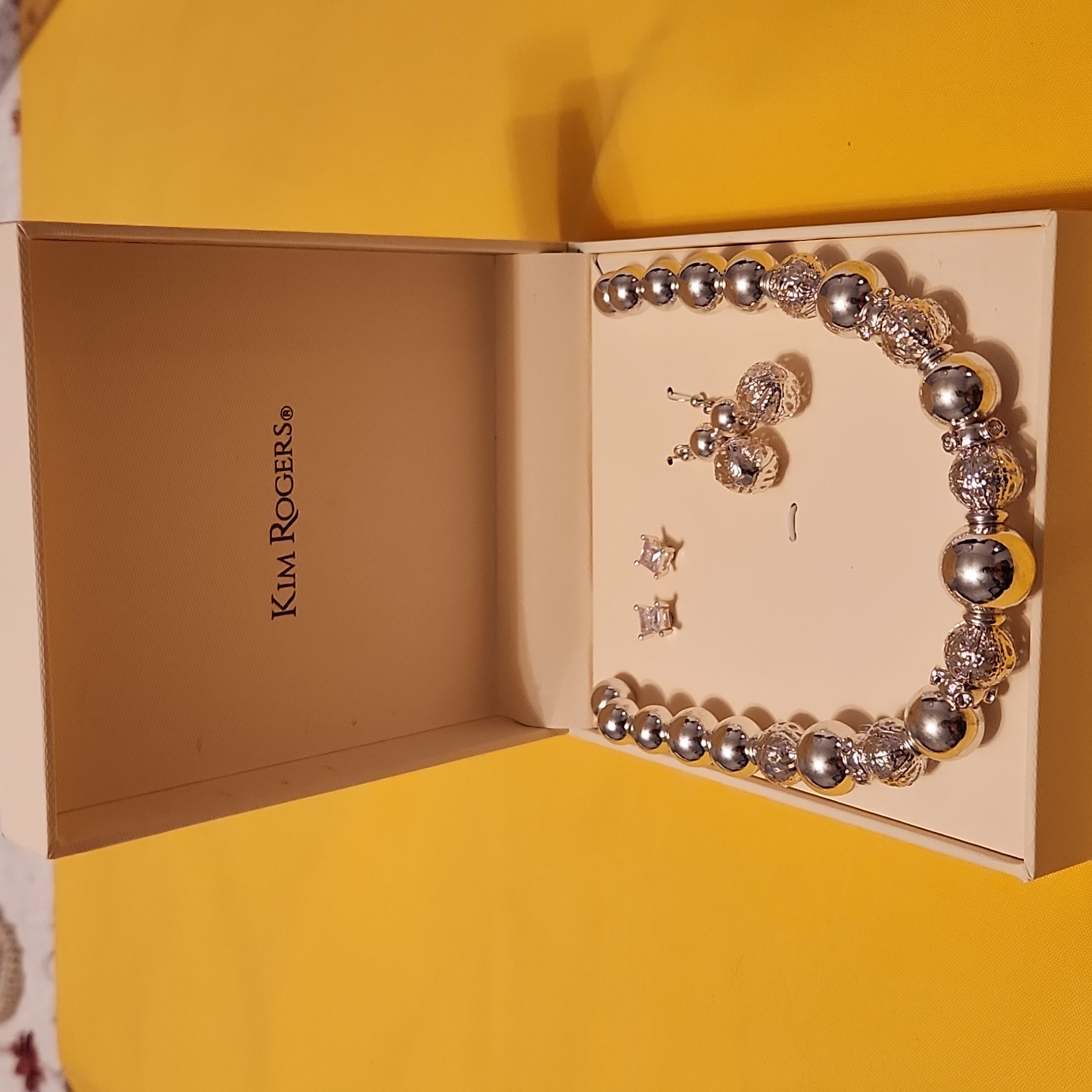 Kim Rogers Necklace And Pierced Earrings Set 15$